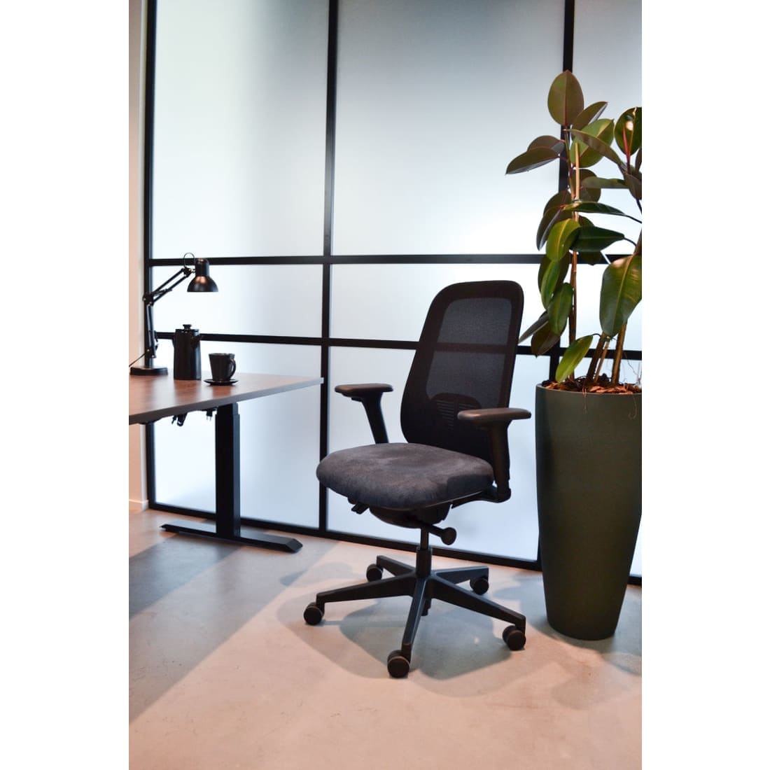 Bureaustoel Nora Mesh Zwart Black Edition - Ergonomisch Design Nen1335